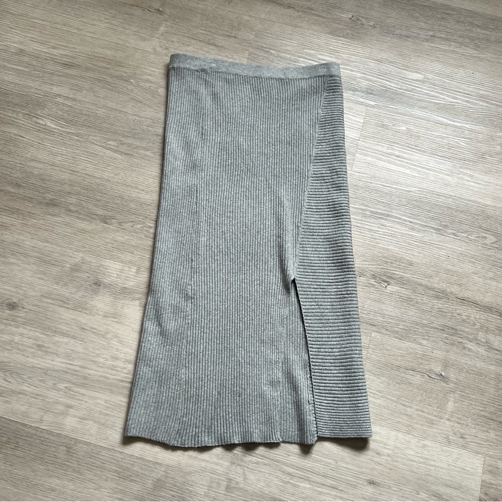 Cheap Monday NWT grey ribbed midi skirt - Picture 3 of 7